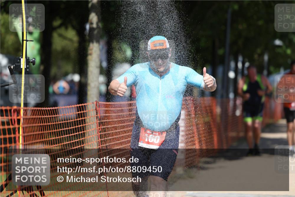 07.09.2025 - 19. Norderstedt Triathlon Michael Strokosch http://msf.ph/oto/8809450 07.09.2025 13:24:12 Laufen 160, 725, 810 meine-sportfotos.de
