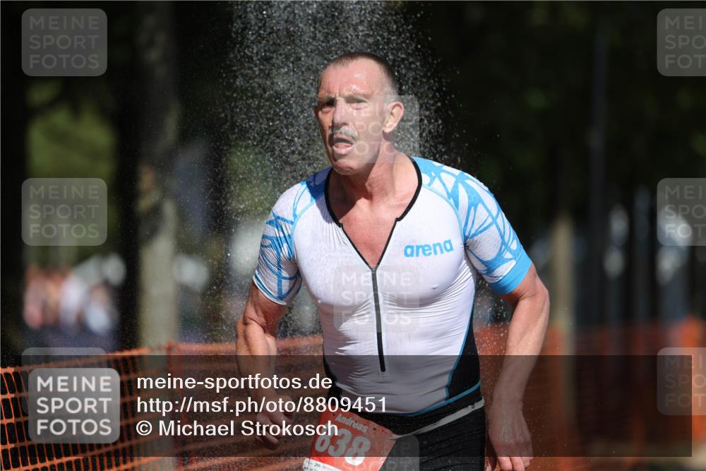 07.09.2025 - 19. Norderstedt Triathlon Michael Strokosch http://msf.ph/oto/8809451 07.09.2025 12:46:34 Laufen 697, 838 meine-sportfotos.de
