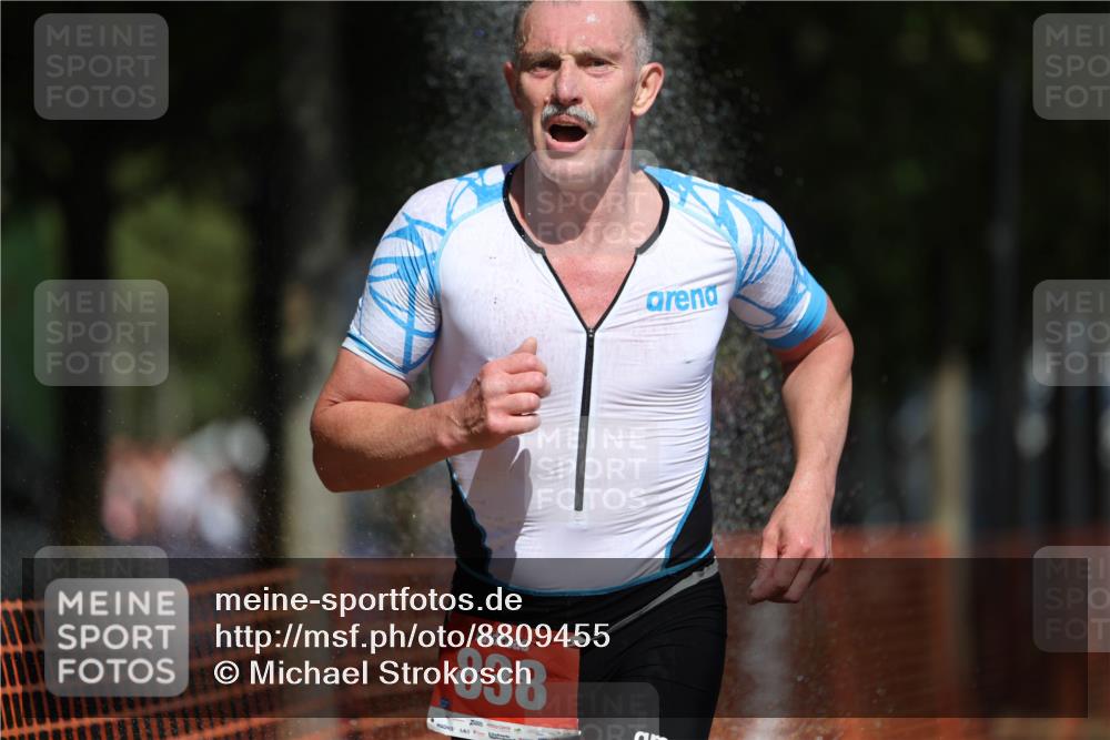 07.09.2025 - 19. Norderstedt Triathlon Michael Strokosch http://msf.ph/oto/8809455 07.09.2025 12:46:34 Laufen 697, 838 meine-sportfotos.de