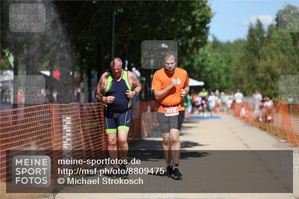 07.09.2025 - 19. Norderstedt Triathlon Michael Strokosch http://msf.ph/oto/8809475 07.09.2025 13:24:15 Laufen 160, 725, 810 meine-sportfotos.de