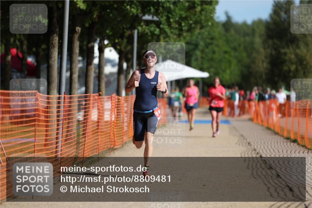 07.09.2025 - 19. Norderstedt Triathlon Michael Strokosch http://msf.ph/oto/8809481 07.09.2025 10:36:58 Laufen 1149 meine-sportfotos.de