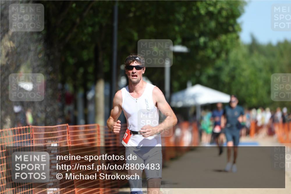 07.09.2025 - 19. Norderstedt Triathlon Michael Strokosch http://msf.ph/oto/8809483 07.09.2025 12:46:39 Laufen 697, 788 meine-sportfotos.de
