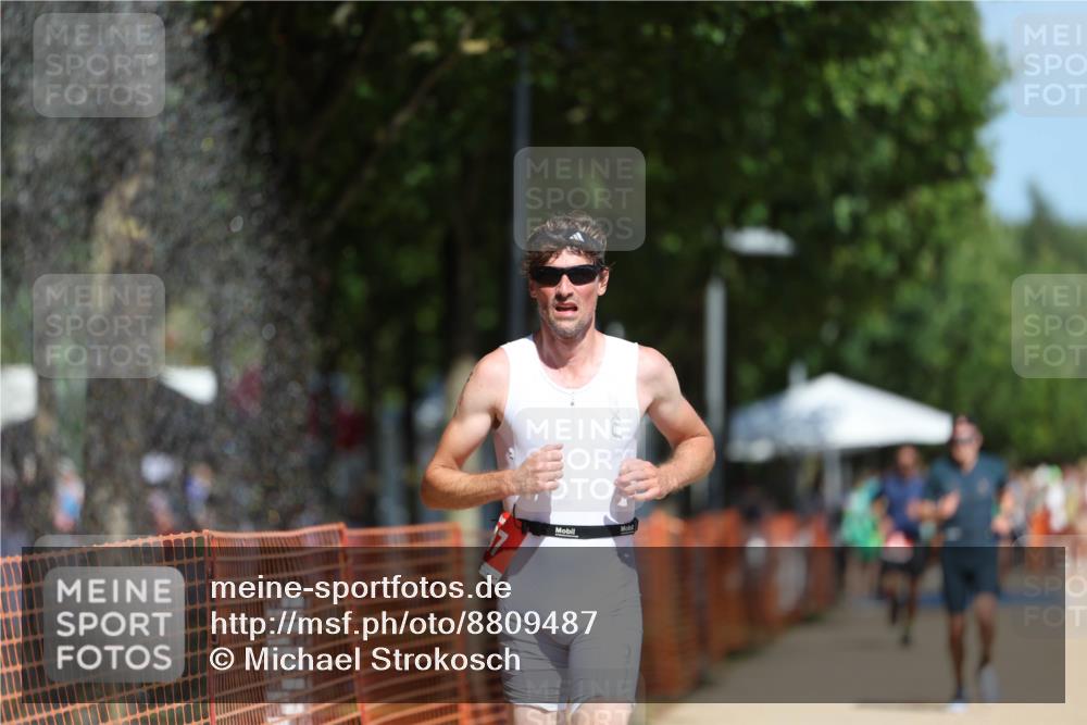 07.09.2025 - 19. Norderstedt Triathlon Michael Strokosch http://msf.ph/oto/8809487 07.09.2025 12:46:39 Laufen 697, 788 meine-sportfotos.de