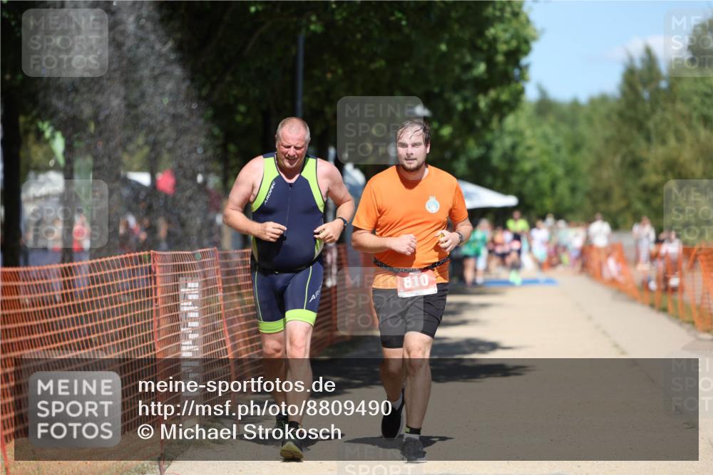 07.09.2025 - 19. Norderstedt Triathlon Michael Strokosch http://msf.ph/oto/8809490 07.09.2025 13:24:16 Laufen 160, 725, 810 meine-sportfotos.de