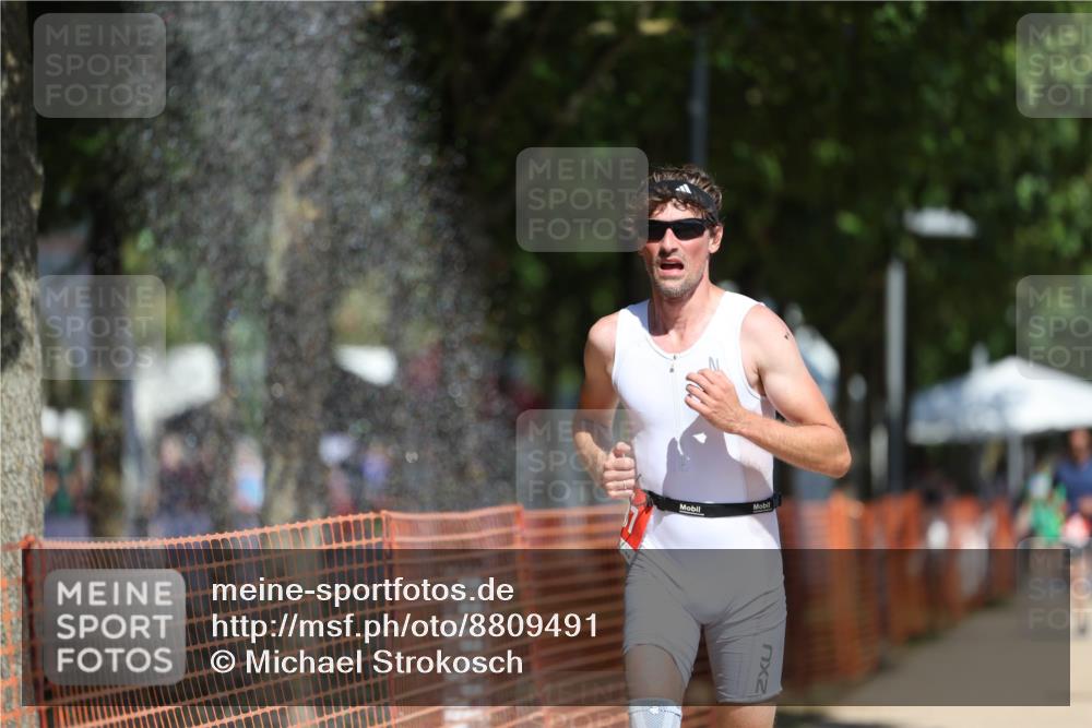 07.09.2025 - 19. Norderstedt Triathlon Michael Strokosch http://msf.ph/oto/8809491 07.09.2025 12:46:39 Laufen 697, 788 meine-sportfotos.de