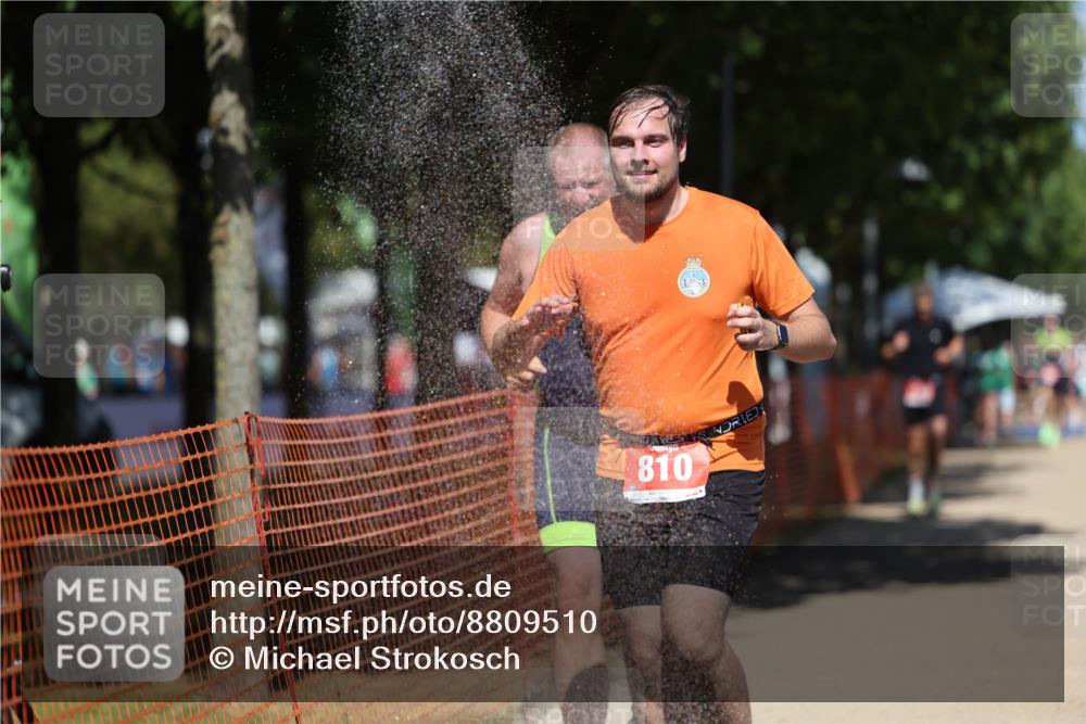 07.09.2025 - 19. Norderstedt Triathlon Michael Strokosch http://msf.ph/oto/8809510 07.09.2025 13:24:18 Laufen 725, 810, 1328 meine-sportfotos.de