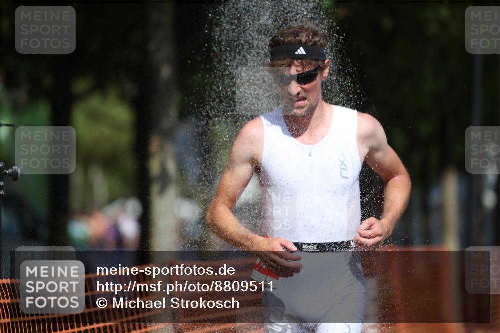 07.09.2025 - 19. Norderstedt Triathlon Michael Strokosch http://msf.ph/oto/8809511 07.09.2025 12:46:41 Laufen 697, 788 meine-sportfotos.de