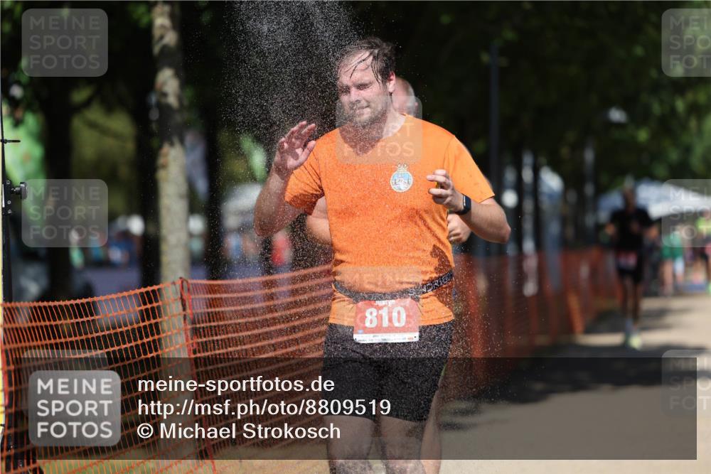 07.09.2025 - 19. Norderstedt Triathlon Michael Strokosch http://msf.ph/oto/8809519 07.09.2025 13:24:18 Laufen 725, 810, 1328 meine-sportfotos.de