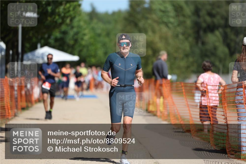 07.09.2025 - 19. Norderstedt Triathlon Michael Strokosch http://msf.ph/oto/8809524 07.09.2025 12:46:43 Laufen 251, 697, 788 meine-sportfotos.de