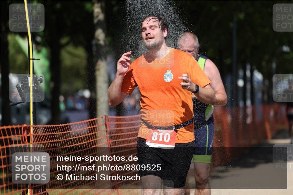 07.09.2025 - 19. Norderstedt Triathlon Michael Strokosch http://msf.ph/oto/8809525 07.09.2025 13:24:19 Laufen 725, 810, 1328 meine-sportfotos.de