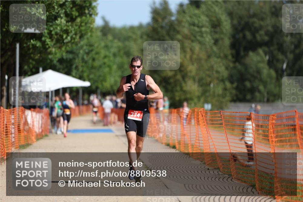 07.09.2025 - 19. Norderstedt Triathlon Michael Strokosch http://msf.ph/oto/8809538 07.09.2025 11:37:26 Laufen 774 meine-sportfotos.de