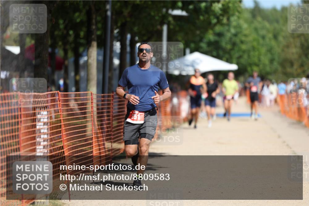 07.09.2025 - 19. Norderstedt Triathlon Michael Strokosch http://msf.ph/oto/8809583 07.09.2025 12:46:48 Laufen 251, 788 meine-sportfotos.de