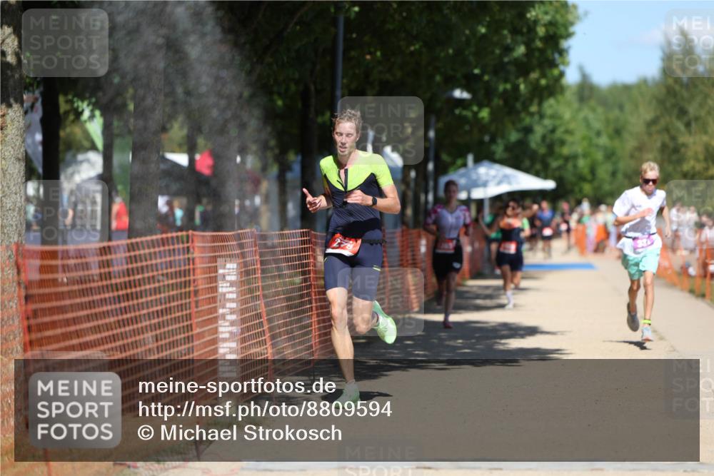 07.09.2025 - 19. Norderstedt Triathlon Michael Strokosch http://msf.ph/oto/8809594 07.09.2025 13:24:30 Laufen 275, 331, 1263, 1389 meine-sportfotos.de