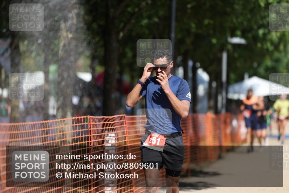 07.09.2025 - 19. Norderstedt Triathlon Michael Strokosch http://msf.ph/oto/8809601 07.09.2025 12:46:50 Laufen 251 meine-sportfotos.de