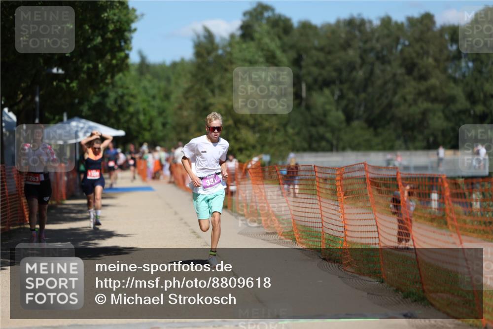 07.09.2025 - 19. Norderstedt Triathlon Michael Strokosch http://msf.ph/oto/8809618 07.09.2025 13:24:31 Laufen 275, 331, 1263, 1389 meine-sportfotos.de