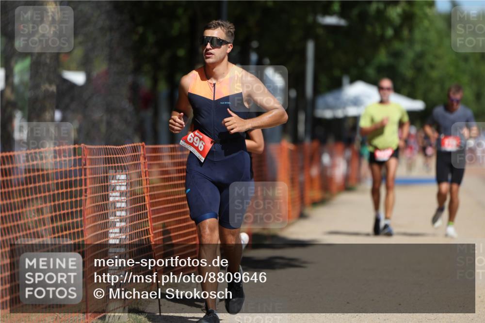 07.09.2025 - 19. Norderstedt Triathlon Michael Strokosch http://msf.ph/oto/8809646 07.09.2025 12:46:59 Laufen 696, 776, 1213, 1247 meine-sportfotos.de