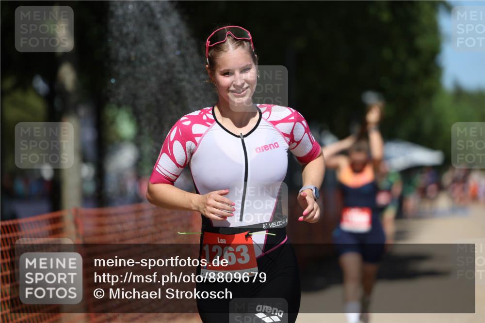 07.09.2025 - 19. Norderstedt Triathlon Michael Strokosch http://msf.ph/oto/8809679 07.09.2025 13:24:37 Laufen 331, 1263, 1389, 1396 meine-sportfotos.de