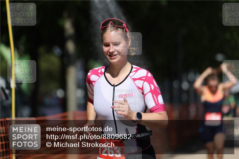 07.09.2025 - 19. Norderstedt Triathlon Michael Strokosch http://msf.ph/oto/8809682 07.09.2025 13:24:37 Laufen 331, 1263, 1389, 1396 meine-sportfotos.de