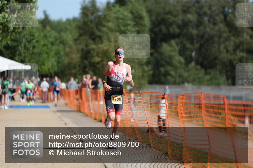 07.09.2025 - 19. Norderstedt Triathlon Michael Strokosch http://msf.ph/oto/8809700 07.09.2025 11:37:45 Laufen 1158, 1167 meine-sportfotos.de