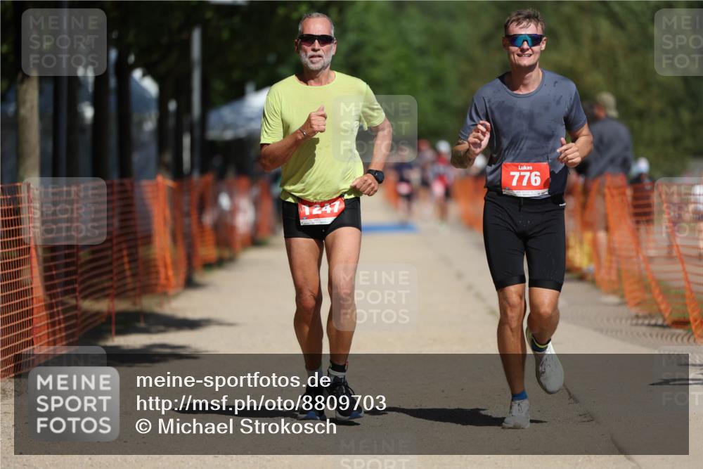 07.09.2025 - 19. Norderstedt Triathlon Michael Strokosch http://msf.ph/oto/8809703 07.09.2025 12:47:03 Laufen 696, 776, 1213, 1247 meine-sportfotos.de