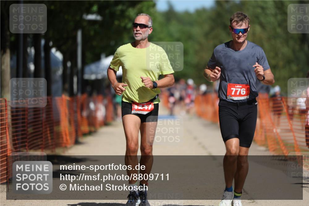 07.09.2025 - 19. Norderstedt Triathlon Michael Strokosch http://msf.ph/oto/8809711 07.09.2025 12:47:04 Laufen 696, 776, 1213, 1247 meine-sportfotos.de