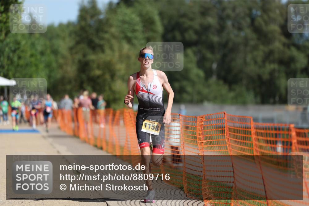 07.09.2025 - 19. Norderstedt Triathlon Michael Strokosch http://msf.ph/oto/8809716 07.09.2025 11:37:46 Laufen 1158, 1167 meine-sportfotos.de