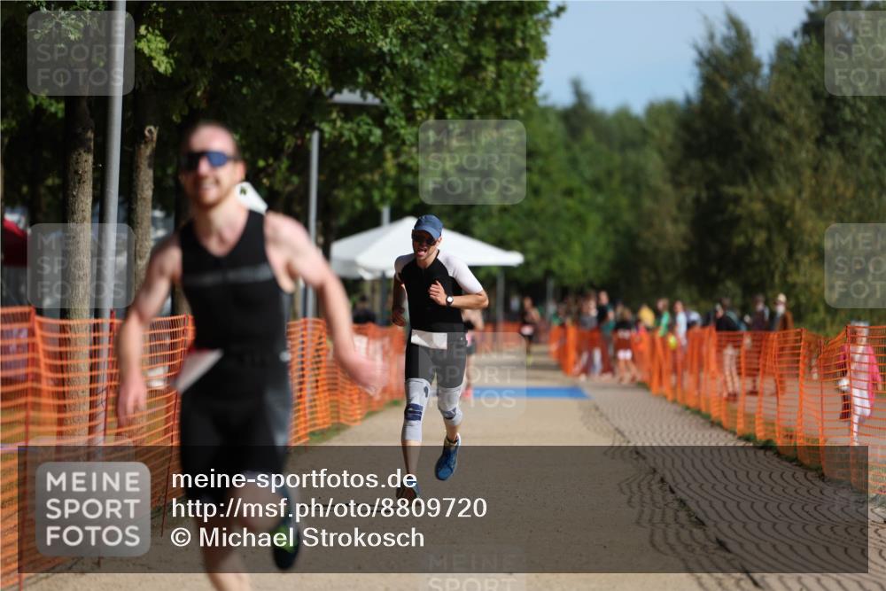 07.09.2025 - 19. Norderstedt Triathlon Michael Strokosch http://msf.ph/oto/8809720 07.09.2025 10:38:25 Laufen 1138, 1147 meine-sportfotos.de