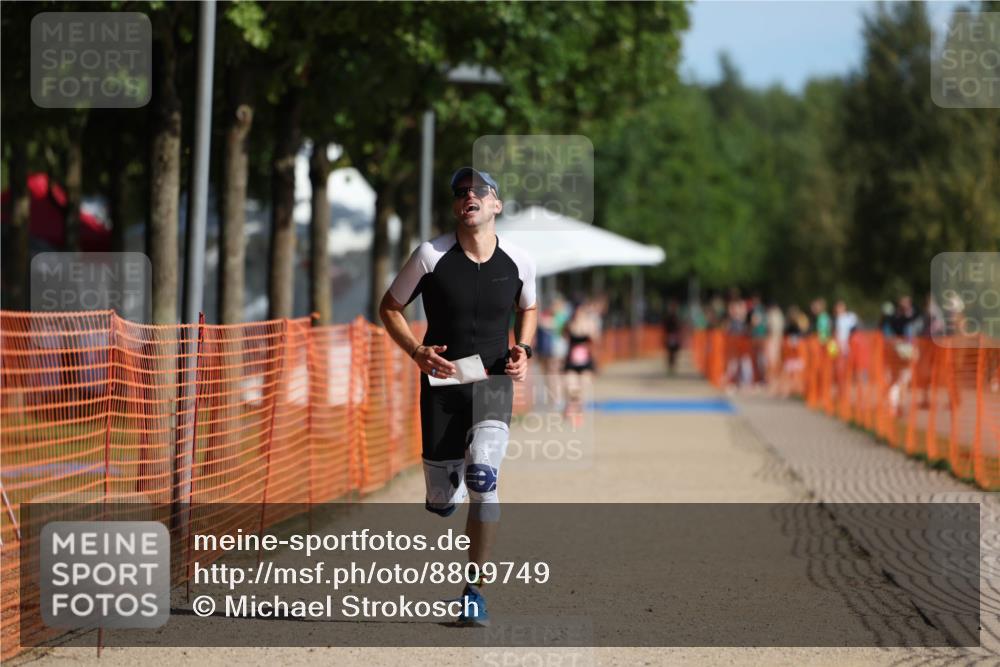 07.09.2025 - 19. Norderstedt Triathlon Michael Strokosch http://msf.ph/oto/8809749 07.09.2025 10:38:26 Laufen 1138, 1147 meine-sportfotos.de