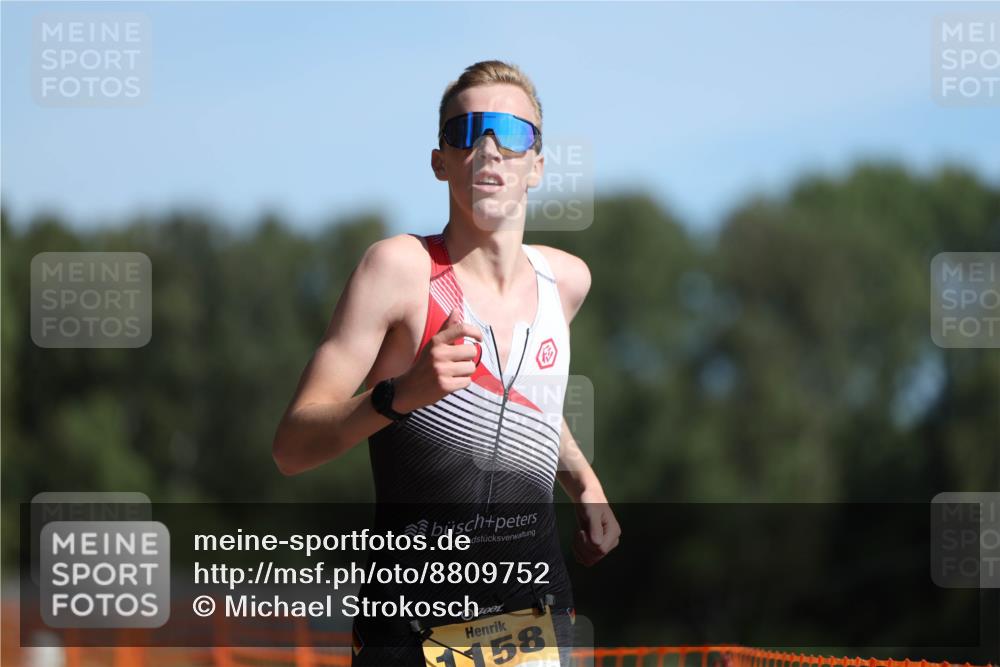 07.09.2025 - 19. Norderstedt Triathlon Michael Strokosch http://msf.ph/oto/8809752 07.09.2025 11:37:49 Laufen 1158 meine-sportfotos.de