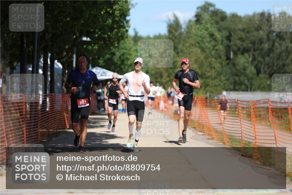 07.09.2025 - 19. Norderstedt Triathlon Michael Strokosch http://msf.ph/oto/8809754 07.09.2025 13:24:52 Laufen 222, 813, 1326, 1366 meine-sportfotos.de