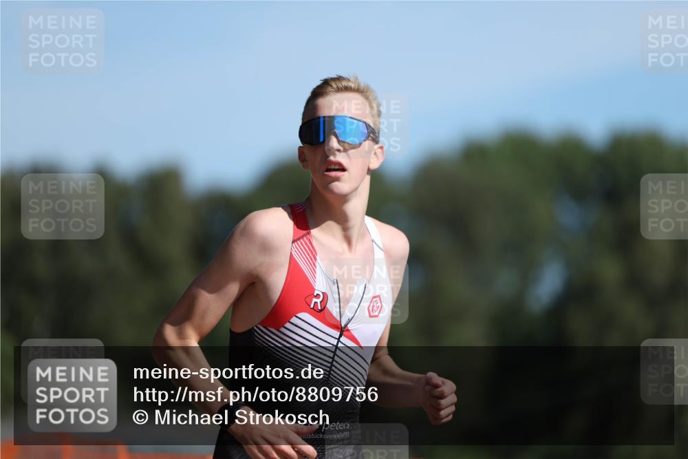 07.09.2025 - 19. Norderstedt Triathlon Michael Strokosch http://msf.ph/oto/8809756 07.09.2025 11:37:49 Laufen 1158 meine-sportfotos.de