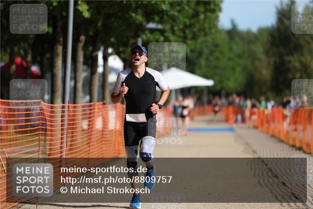 07.09.2025 - 19. Norderstedt Triathlon Michael Strokosch http://msf.ph/oto/8809757 07.09.2025 10:38:27 Laufen 1138, 1147 meine-sportfotos.de