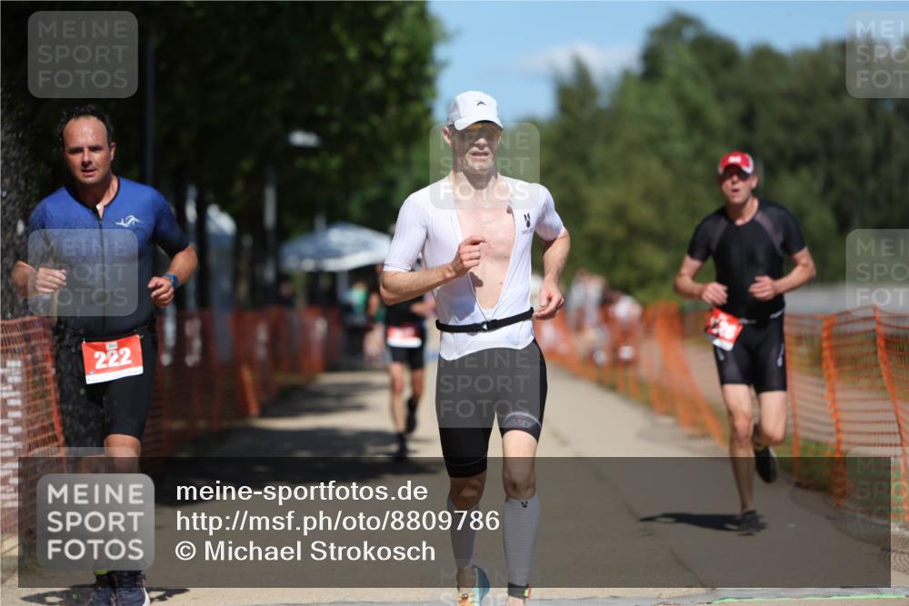 07.09.2025 - 19. Norderstedt Triathlon Michael Strokosch http://msf.ph/oto/8809786 07.09.2025 13:24:55 Laufen 222, 813, 1326, 1366 meine-sportfotos.de