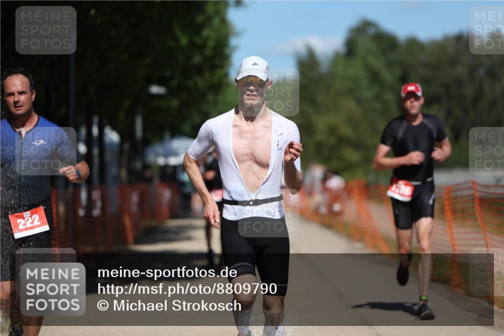 07.09.2025 - 19. Norderstedt Triathlon Michael Strokosch http://msf.ph/oto/8809790 07.09.2025 13:24:55 Laufen 222, 813, 1326, 1366 meine-sportfotos.de