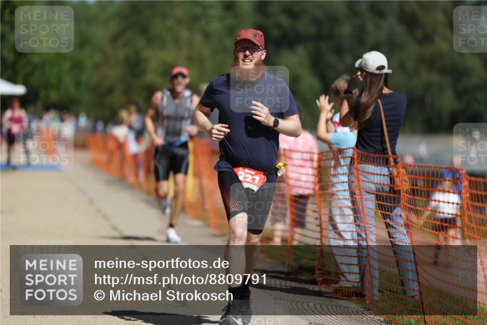07.09.2025 - 19. Norderstedt Triathlon Michael Strokosch http://msf.ph/oto/8809791 07.09.2025 12:47:21 Laufen 151, 227, 713 meine-sportfotos.de