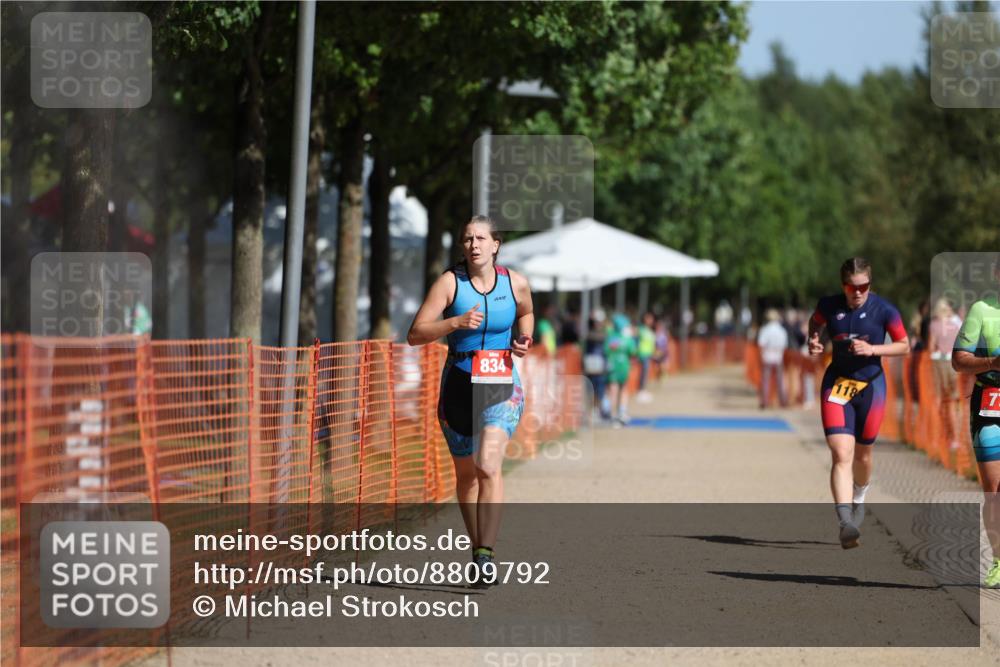 07.09.2025 - 19. Norderstedt Triathlon Michael Strokosch http://msf.ph/oto/8809792 07.09.2025 11:38:02 Laufen 770, 834, 1181 meine-sportfotos.de