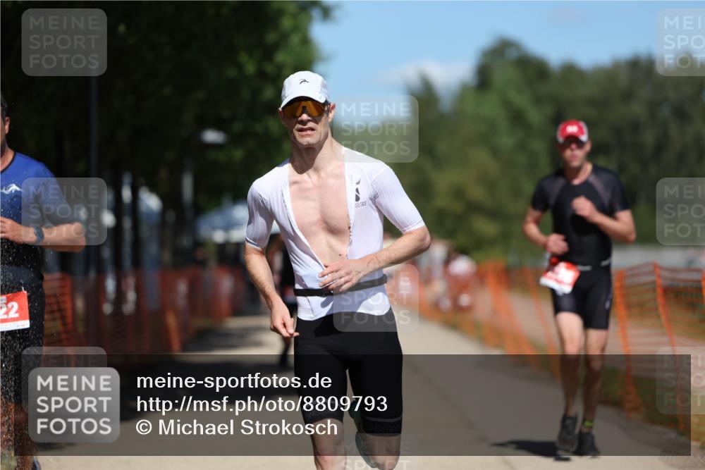 07.09.2025 - 19. Norderstedt Triathlon Michael Strokosch http://msf.ph/oto/8809793 07.09.2025 13:24:55 Laufen 222, 813, 1326, 1366 meine-sportfotos.de