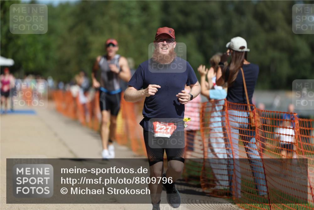 07.09.2025 - 19. Norderstedt Triathlon Michael Strokosch http://msf.ph/oto/8809796 07.09.2025 12:47:21 Laufen 151, 227, 713 meine-sportfotos.de