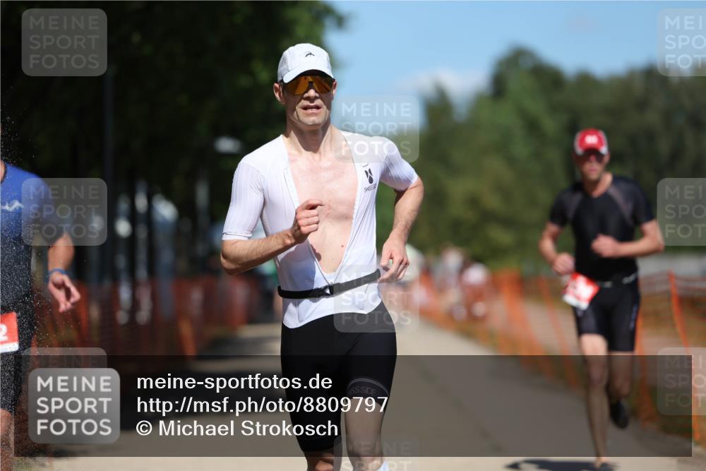 07.09.2025 - 19. Norderstedt Triathlon Michael Strokosch http://msf.ph/oto/8809797 07.09.2025 13:24:55 Laufen 222, 813, 1326, 1366 meine-sportfotos.de