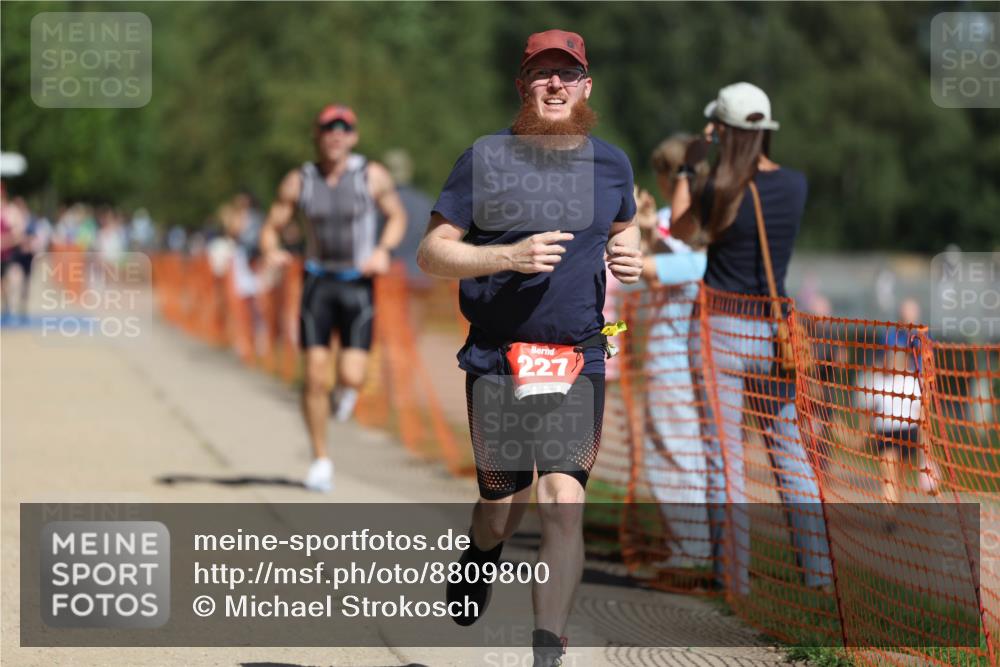 07.09.2025 - 19. Norderstedt Triathlon Michael Strokosch http://msf.ph/oto/8809800 07.09.2025 12:47:21 Laufen 151, 227, 713 meine-sportfotos.de