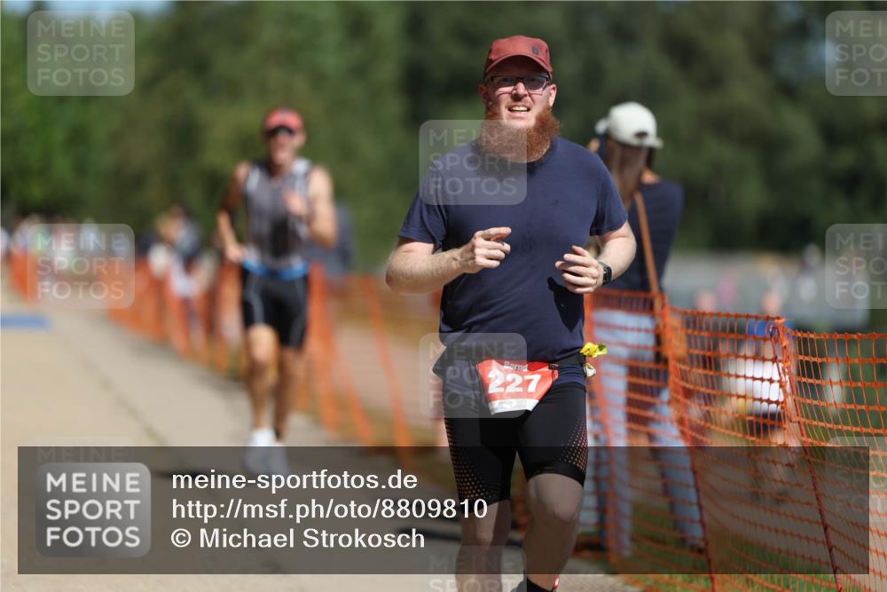 07.09.2025 - 19. Norderstedt Triathlon Michael Strokosch http://msf.ph/oto/8809810 07.09.2025 12:47:21 Laufen 151, 227, 713 meine-sportfotos.de