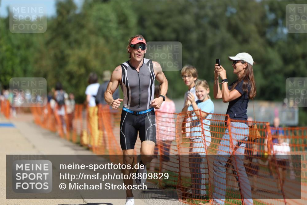 07.09.2025 - 19. Norderstedt Triathlon Michael Strokosch http://msf.ph/oto/8809829 07.09.2025 12:47:23 Laufen 151, 227, 713 meine-sportfotos.de