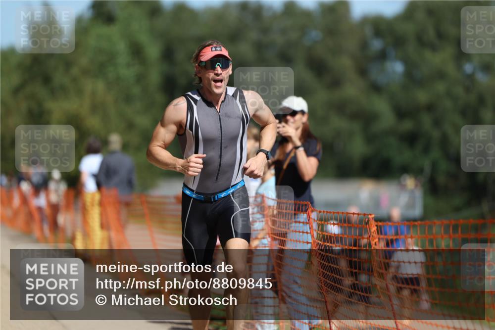 07.09.2025 - 19. Norderstedt Triathlon Michael Strokosch http://msf.ph/oto/8809845 07.09.2025 12:47:24 Laufen 151, 227 meine-sportfotos.de