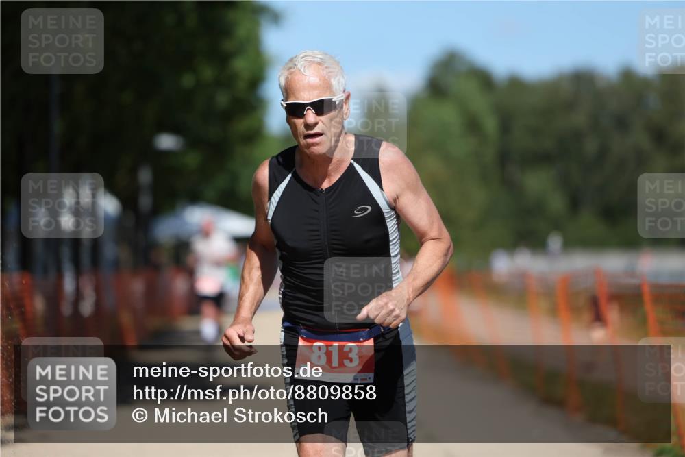 07.09.2025 - 19. Norderstedt Triathlon Michael Strokosch http://msf.ph/oto/8809858 07.09.2025 13:25:01 Laufen 813, 1230 meine-sportfotos.de