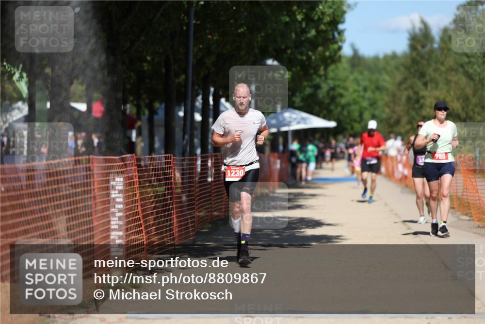 07.09.2025 - 19. Norderstedt Triathlon Michael Strokosch http://msf.ph/oto/8809867 07.09.2025 13:25:06 Laufen 342, 755, 1230 meine-sportfotos.de