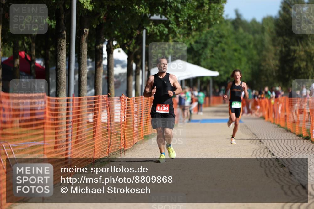 07.09.2025 - 19. Norderstedt Triathlon Michael Strokosch http://msf.ph/oto/8809868 07.09.2025 10:38:48 Laufen 646, 1131, 1139 meine-sportfotos.de