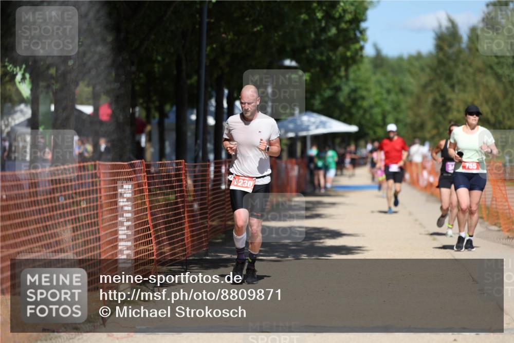 07.09.2025 - 19. Norderstedt Triathlon Michael Strokosch http://msf.ph/oto/8809871 07.09.2025 13:25:06 Laufen 342, 755, 1230 meine-sportfotos.de
