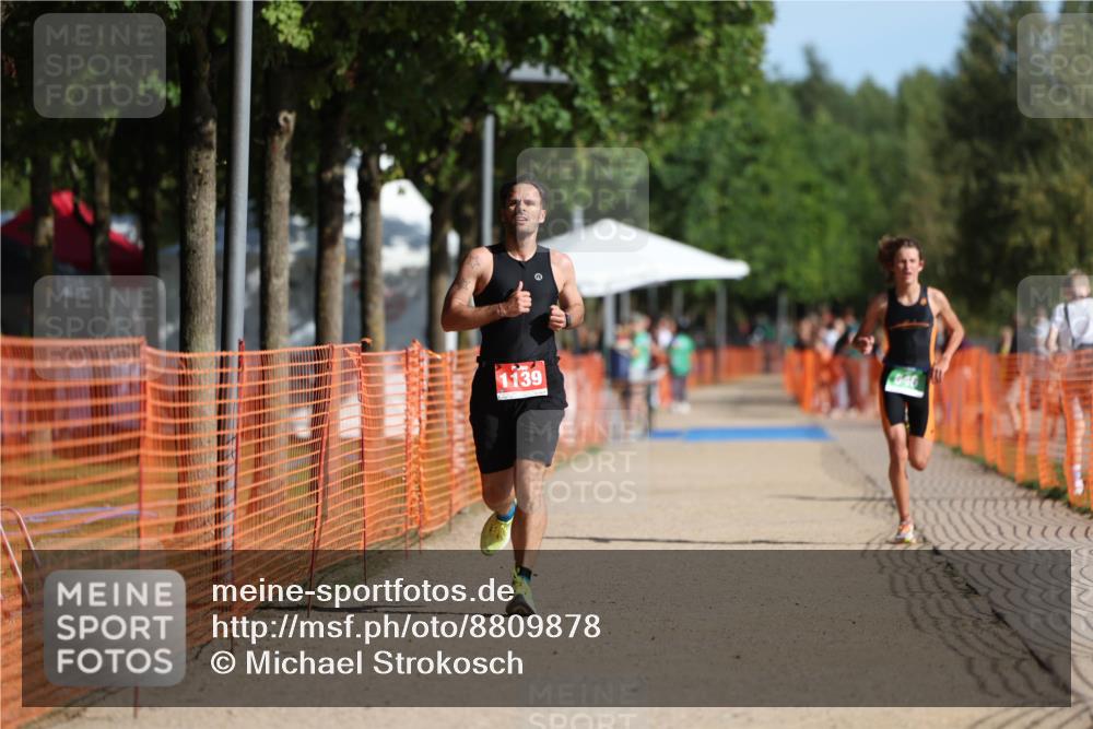 07.09.2025 - 19. Norderstedt Triathlon Michael Strokosch http://msf.ph/oto/8809878 07.09.2025 10:38:49 Laufen 646, 1131, 1139 meine-sportfotos.de