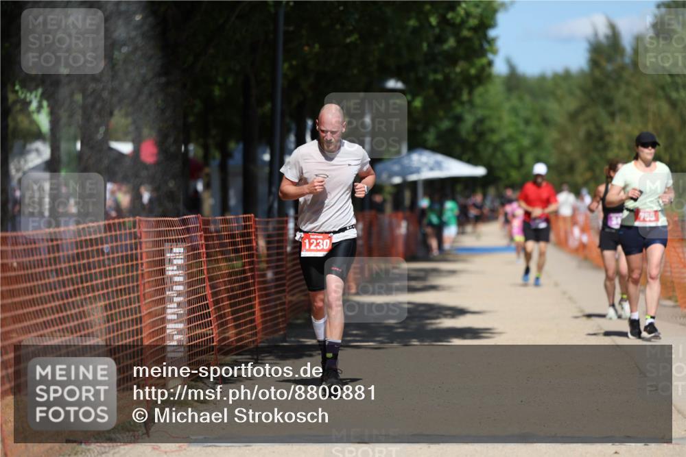 07.09.2025 - 19. Norderstedt Triathlon Michael Strokosch http://msf.ph/oto/8809881 07.09.2025 13:25:07 Laufen 342, 755, 1230 meine-sportfotos.de