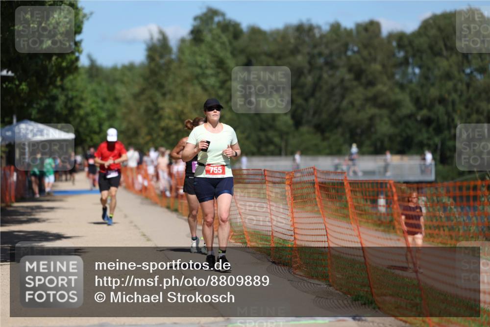 07.09.2025 - 19. Norderstedt Triathlon Michael Strokosch http://msf.ph/oto/8809889 07.09.2025 13:25:08 Laufen 342, 360, 755, 1230 meine-sportfotos.de